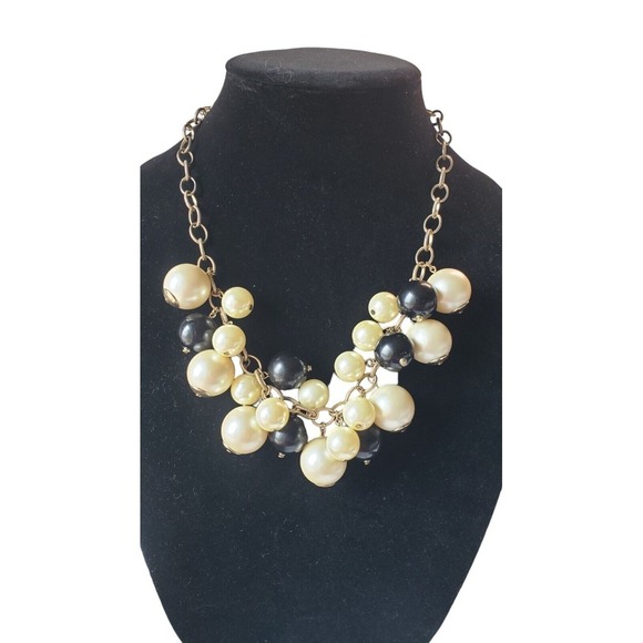 Awesome Necklace Various Size Faux Pearls Cream and Black Statement Piece - Picture 2 of 9